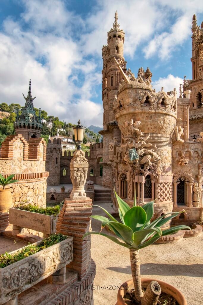 L'architettura eclettica del Castello di Colomares