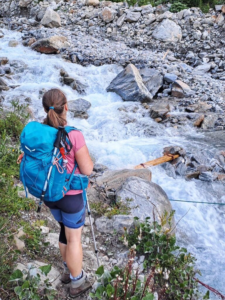 Guado_torrente_chambave_liconi Escursione al Colle Liconi Valle d'Aosta