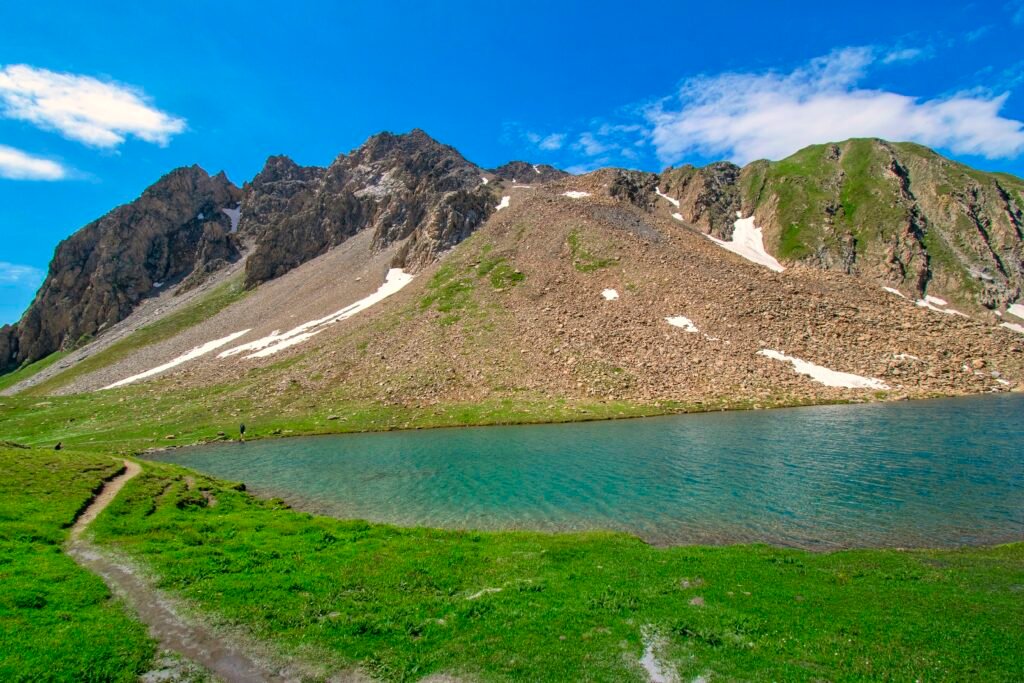 Lago_Licony_panorama Escursione al Colle Liconi valle d'Aosta