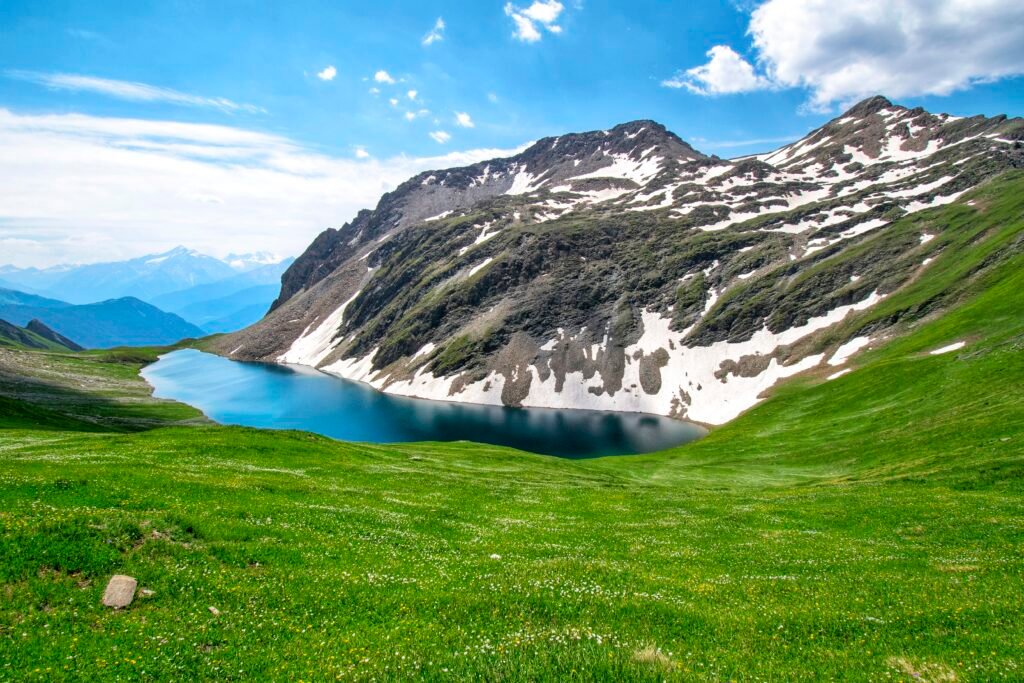 Escursione al Colle Liconi panorama sul Monte Bianco