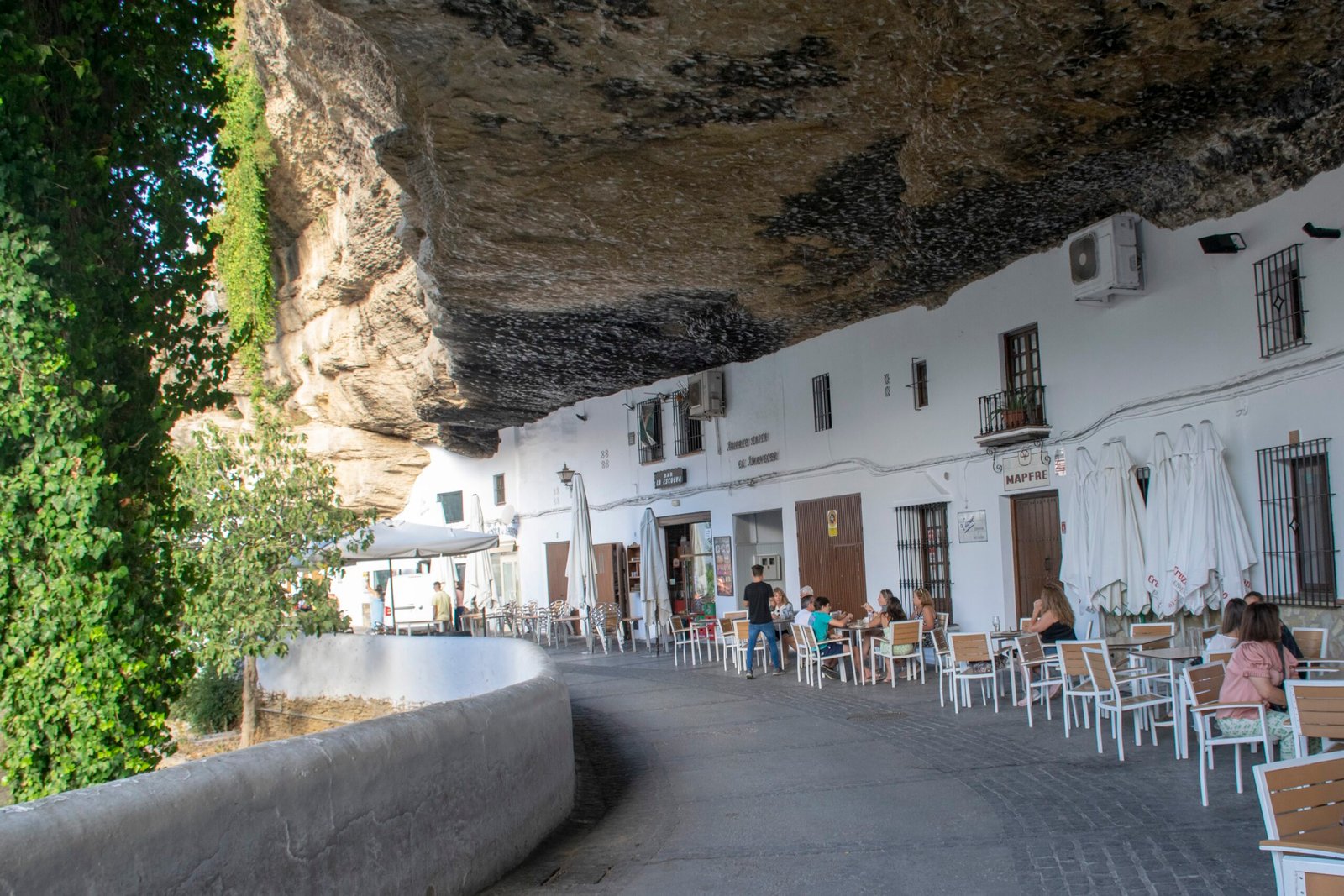 Andalusia in Camper: Setenil de las Bodegas