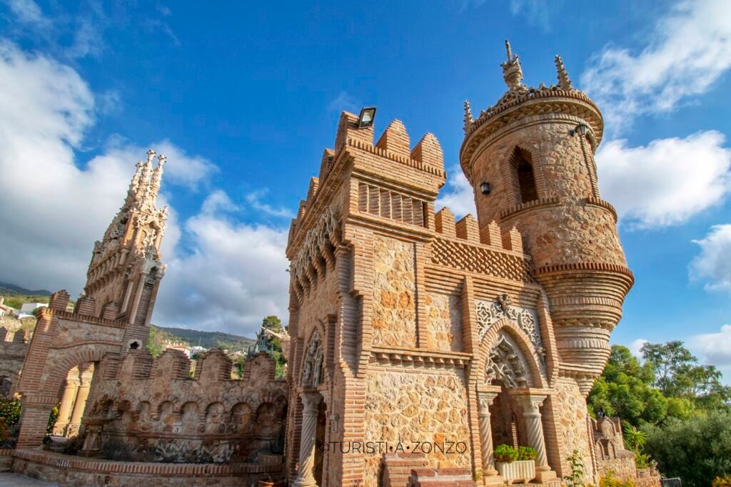 Torri_Castello_Colomares In camper in Andalusia