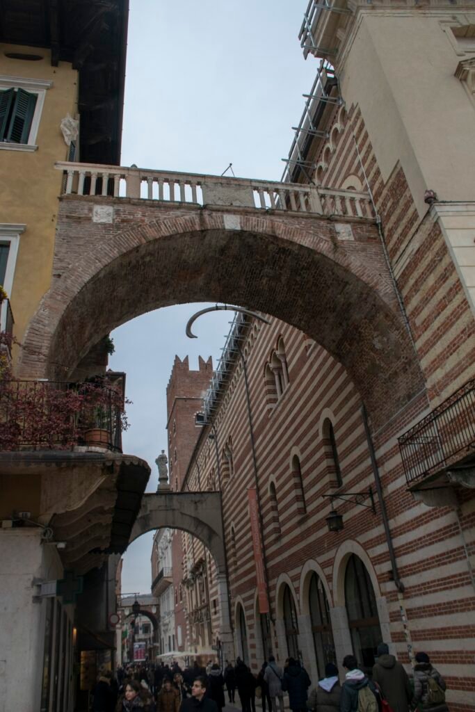 Verona_Arco_Costa Curiosità Verona itinerario