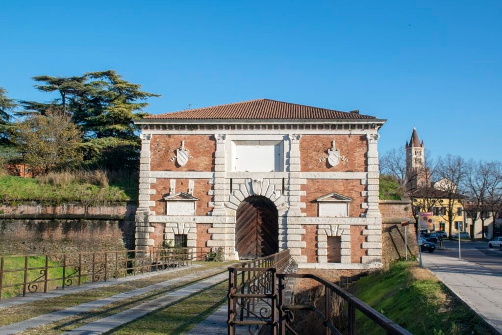 Verona_Porta_San_ Zeno Porta San Zeno Verona tour attrazioni gratuite