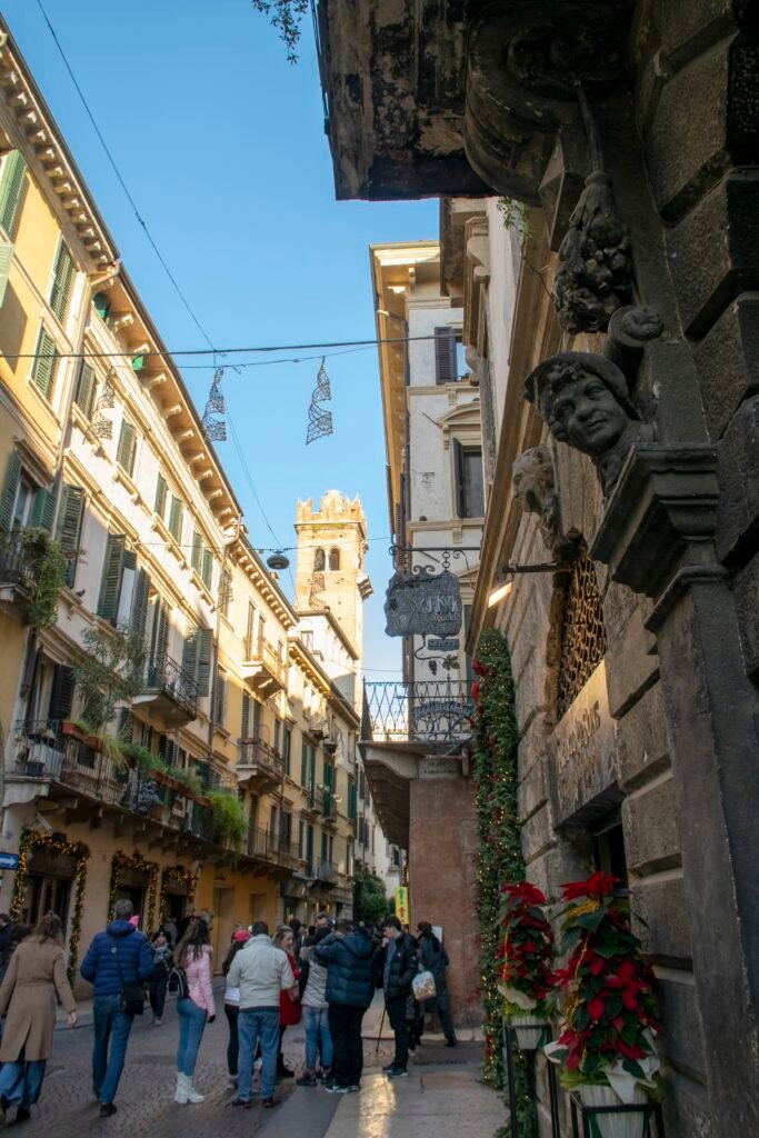 Verona_Via_Mazzini Strade Verona itinerario gratuito