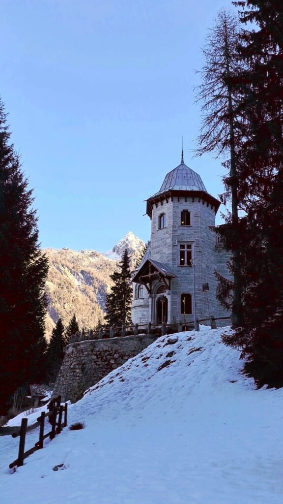 Neve-Castel-Savoia Visitare Castel Savoia in inverno