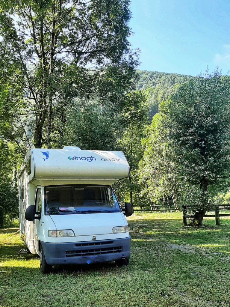 camper-agricamper-sampeyre Sosta Agricamper Italia in Valle Varaita