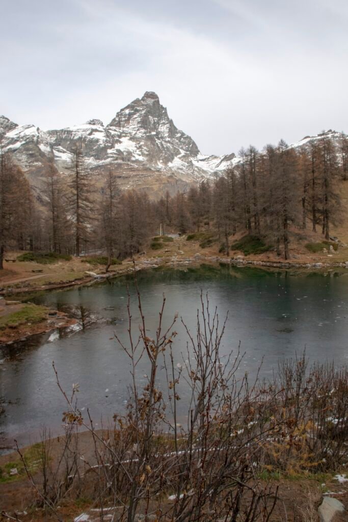 Lago Blu e Cervino in autunno in Valle d'Aosta