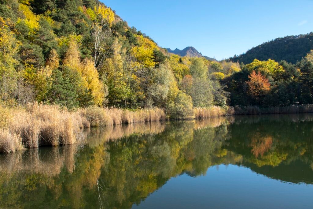 Autunno al Lago di Villa in Valle d'Aosta