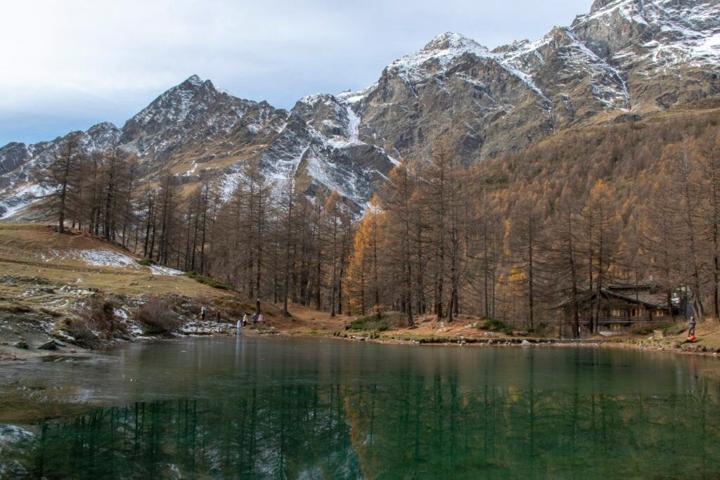 Foliage al Lago Blu di Cervinia in Valle d'Aosta