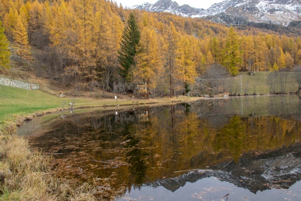 Autunno in Valle d'Aosta al Lago di Loz