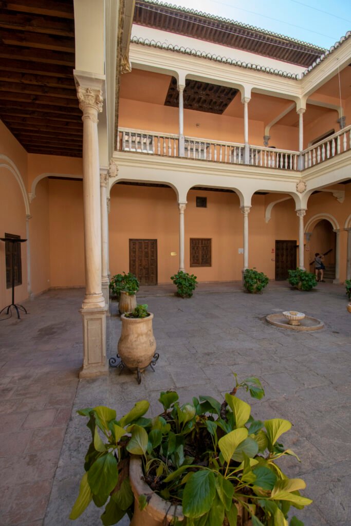 Cosa vedere a Granada: Palazzo Cordova