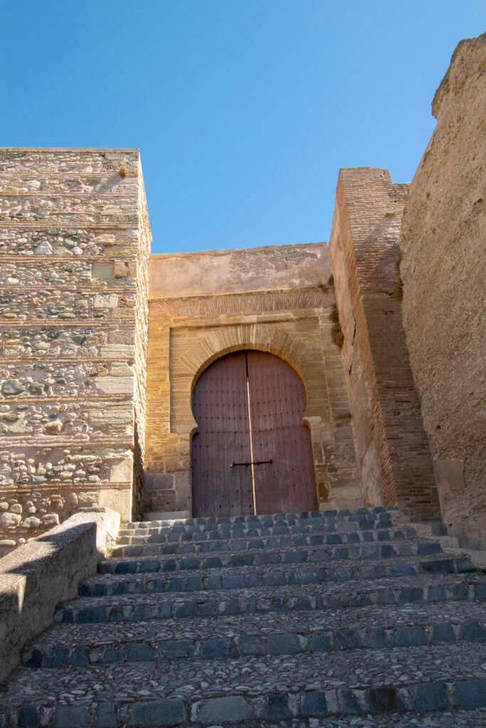Le porte storiche della città di Granada: Puerta Monaita