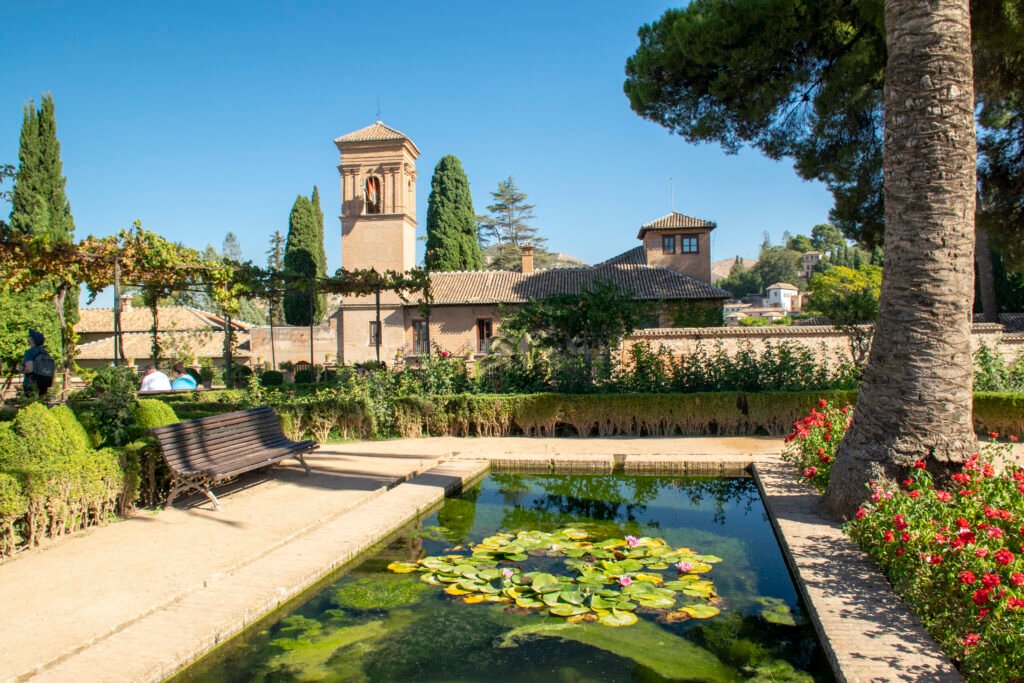 Itinerario di visita dell'Alhambra: Restos del Palacio de Yusuf III