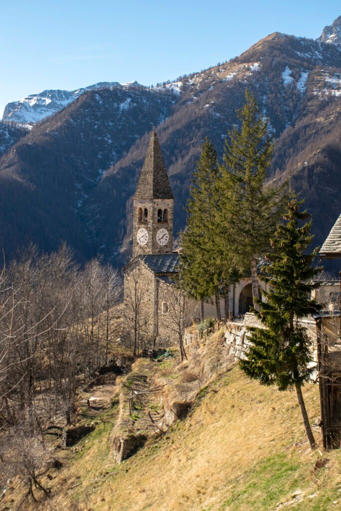Elva-Valle Maira Elva, fresco borgo occitano in Valle Maira