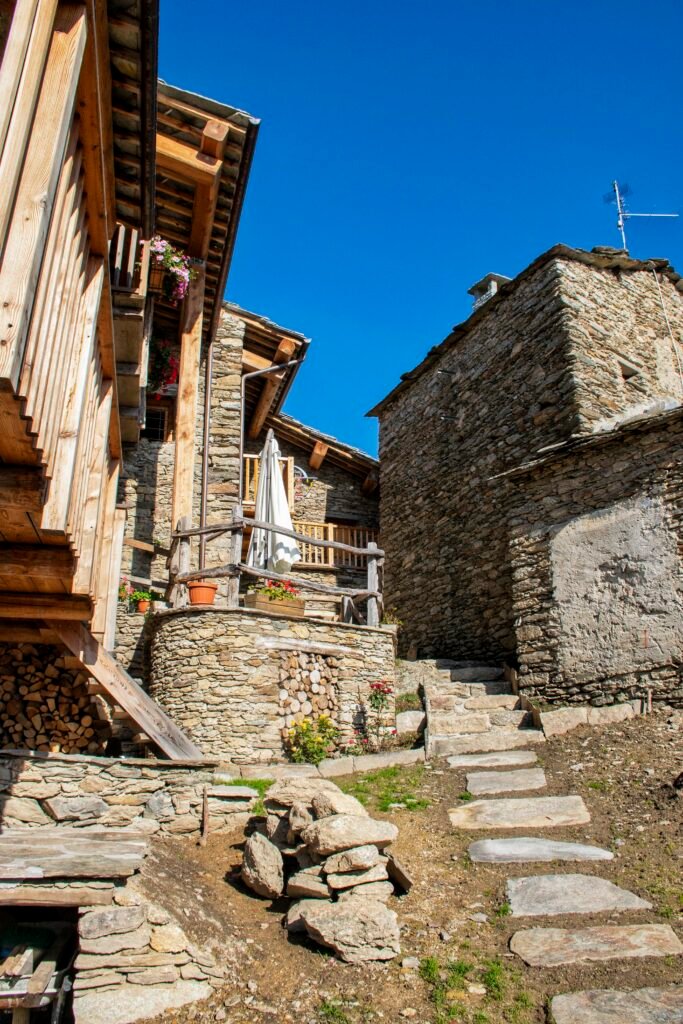 Ostana-Valle-Po Visitare Ostana, borgo fresco in Piemonte